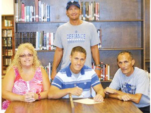 Joe Gentile Signs with Hillsdale
